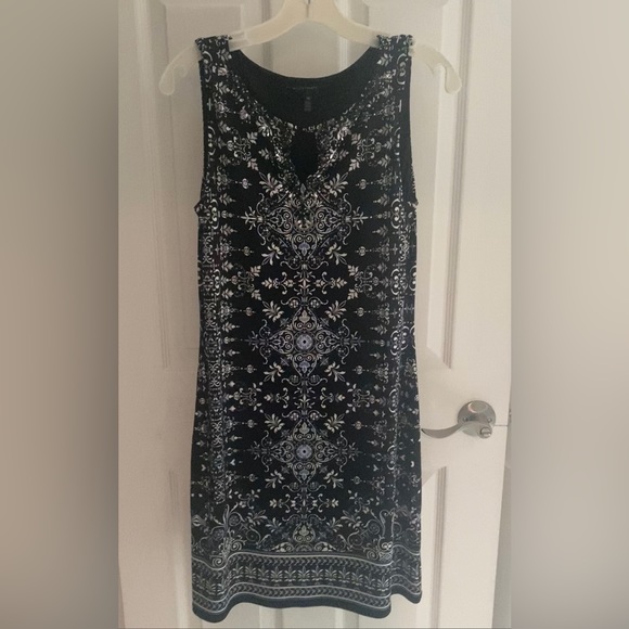 White House Black Market Black and Blue Patterned Dress - Picture 11 of 12